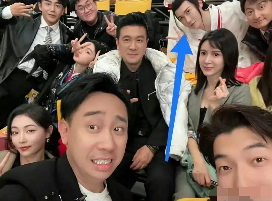 内娱疯了，腾讯为了流量，也是一点道德底线都没有了。
演员请就位，这里面多少劣迹艺