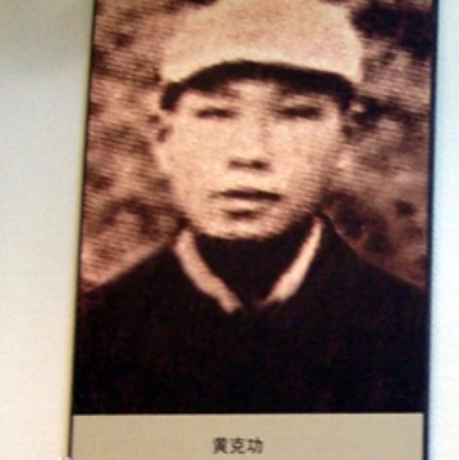 1937年，毛主席爱将即将被判处死刑，谁料，行刑之前，一人突然赶来，大喊道：“毛