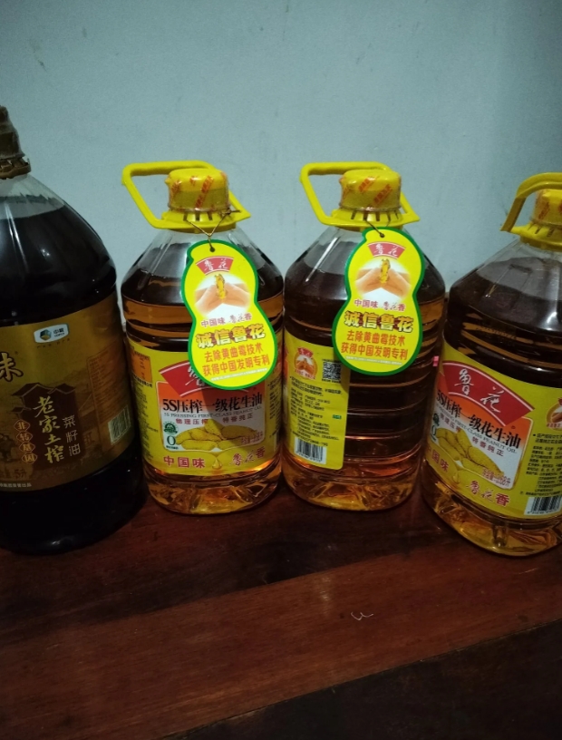 接下来你们都买什么油？我家吃了二十几年的金龙鱼油，吓得我还有半桶都扔了，去超市买