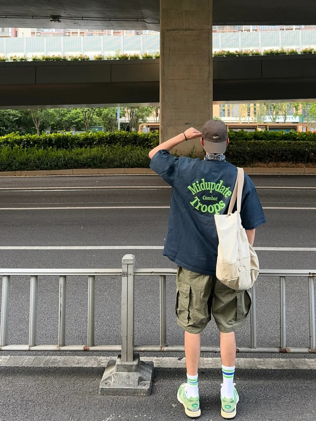OOTD｜跟着穿就对了🎾
简单越好看

色彩🎨：蓝｜绿
