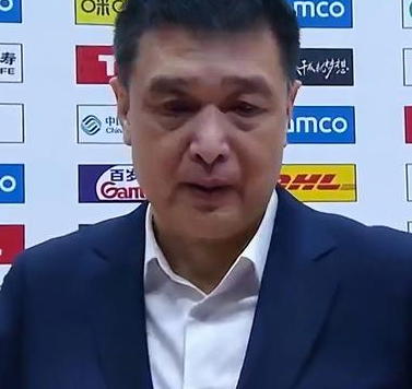 北控男篮主教练闵鹿蕾谈球队逆转新疆