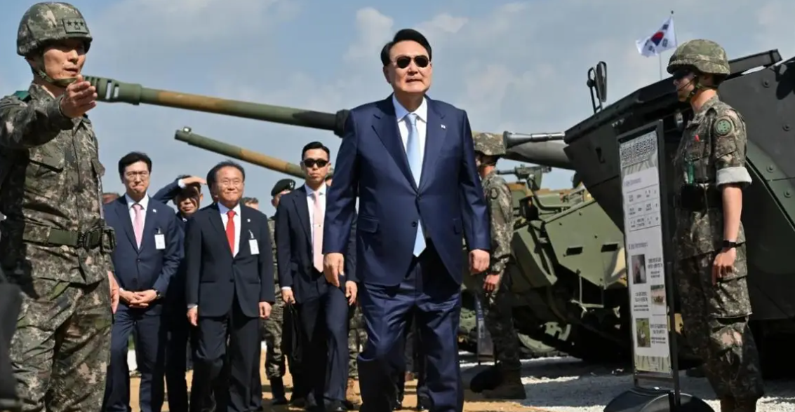 韩国政坛大地震！3万人上街要抓总统，朴槿惠重出江湖？一场权力博弈硝烟四起！