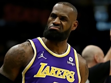 这也赖詹姆斯？杨毅：NBA扣篮大赛沦落至此，詹姆斯负首要责任。

2025年NB