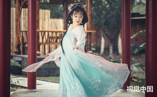 惊！我偷养的美貌小白脸是太子殿下
