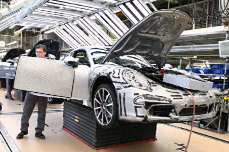 芯片不如美国，机床不如日本，汽车不如德国，电视不如韩国，甚至就连环境都不如瑞士，