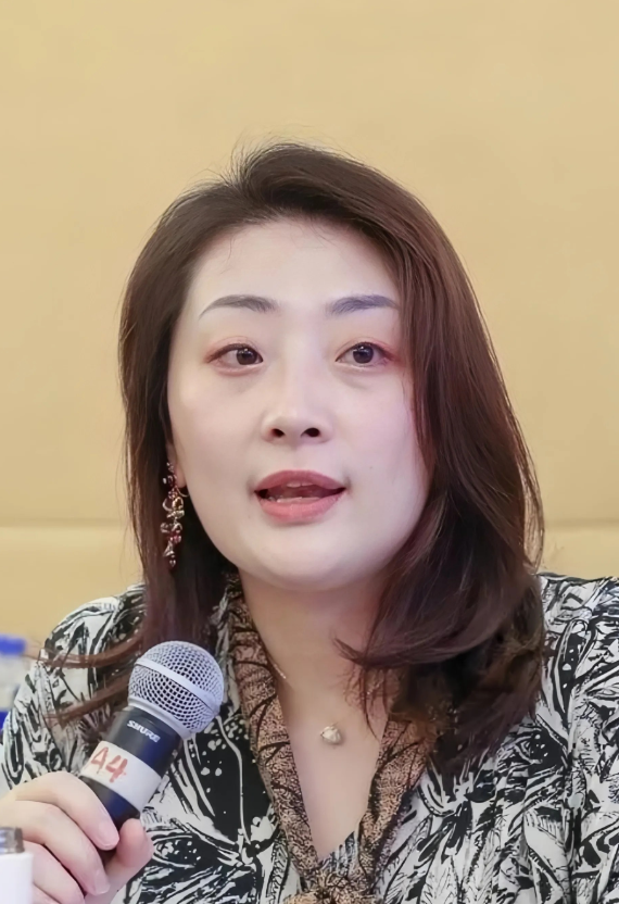 娃哈哈大批“骨灰级”老员工，为什么态度180度大反转，突然把宗馥莉给告了？

四
