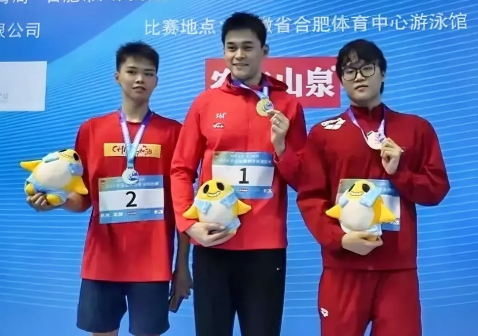 孙杨3分49秒58的夺冠成绩，放在近2届奥运会400米自由泳的比赛中，是什么水平