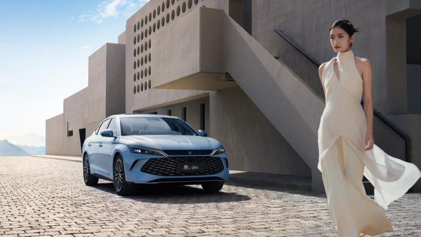 秦L DM-i强势登场，大小秦携手挑战合资燃油车，凯美瑞同类要慌了