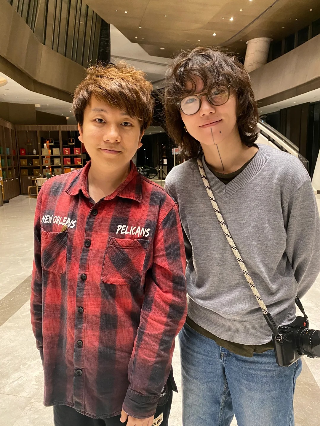 偶遇窦靖童
窦靖童本人终于被偶遇啦，天津音乐节今晚压轴演唱，祝各位歌友有一个完美