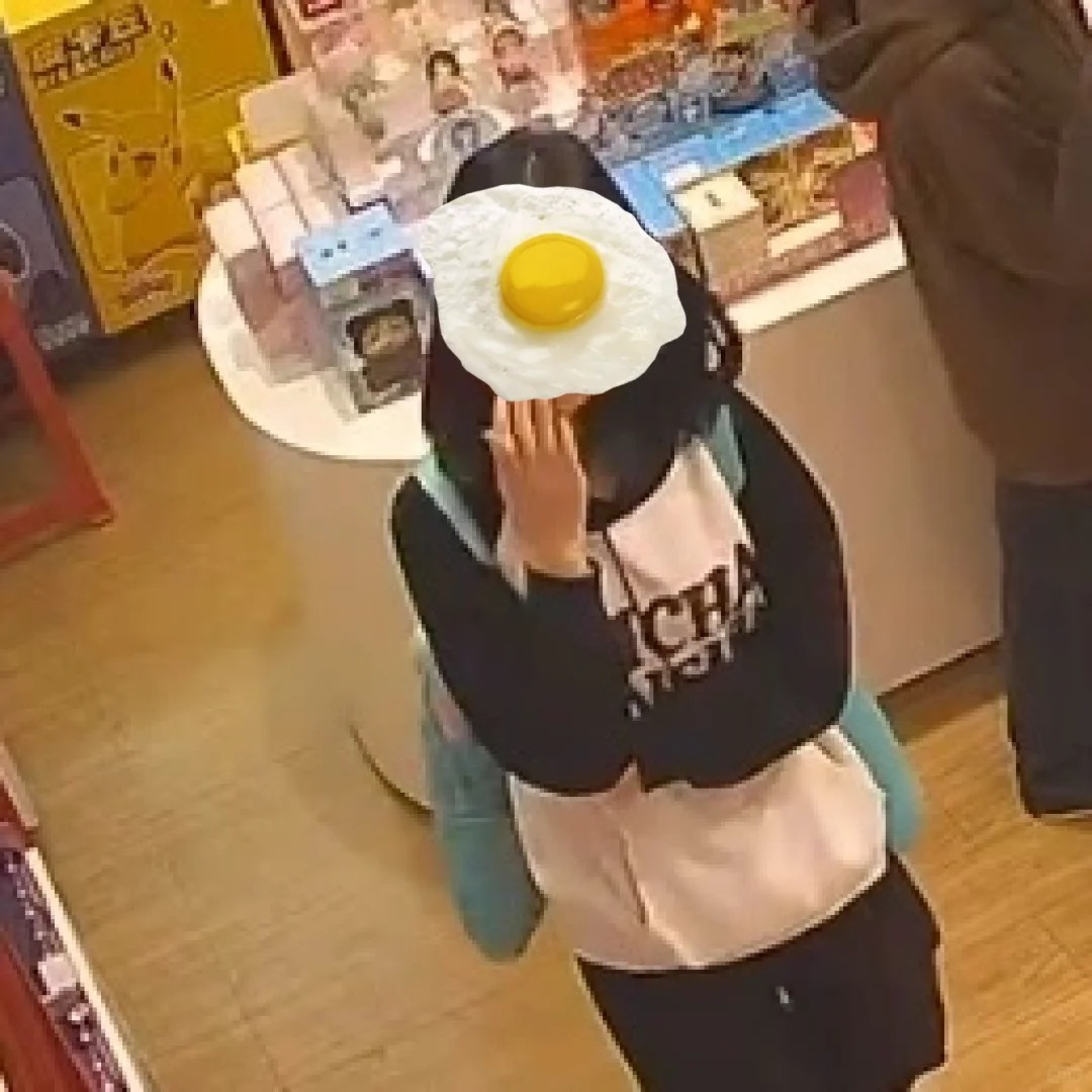 这位在龙岩万宝谷子店零元购的小姐姐
（以下全部为个人发言）
在2月21日下午14