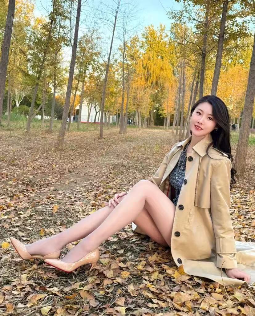 有个比自己小两岁的后妈是什么体验哈哈哈哈哈