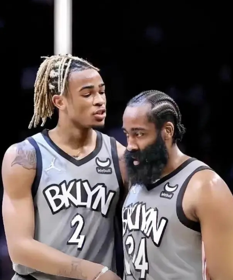 快船对班巴失去耐心：追求篮网克拉克斯顿

快船想换个中锋，目标是篮网的克拉克斯顿