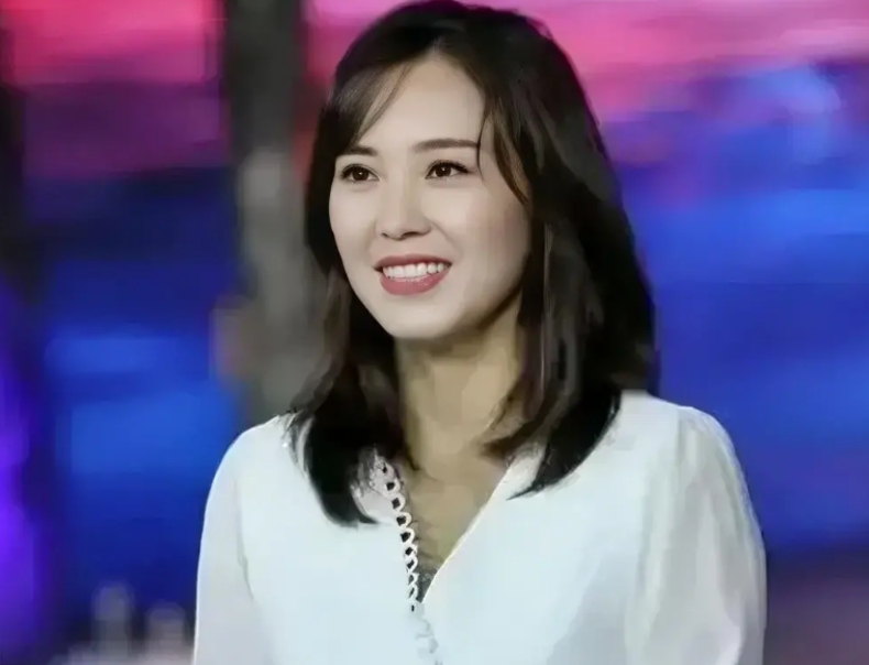 云朵结婚了吗？从现在搜寻到的一些信息来看，云朵根本没有结婚。
网上很多人说云朵跟