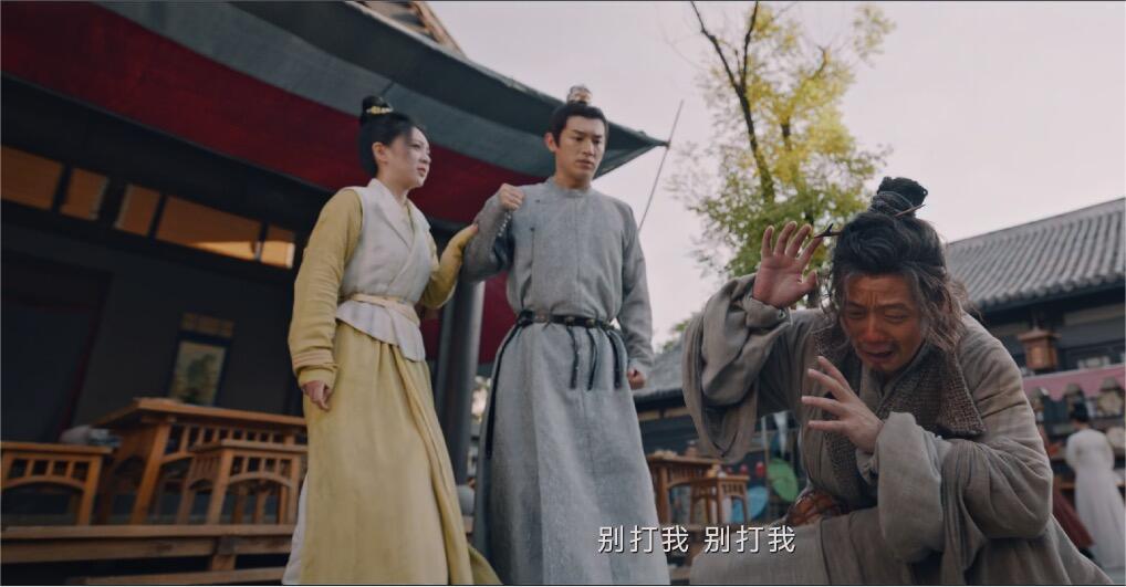 但凡拦得慢一点，卢凌风的拳头就自己放下了