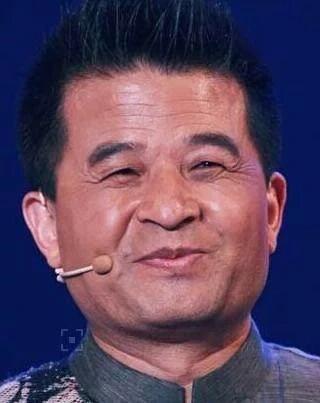 毕福剑退休后的生活：三轮车上的宁静与快乐