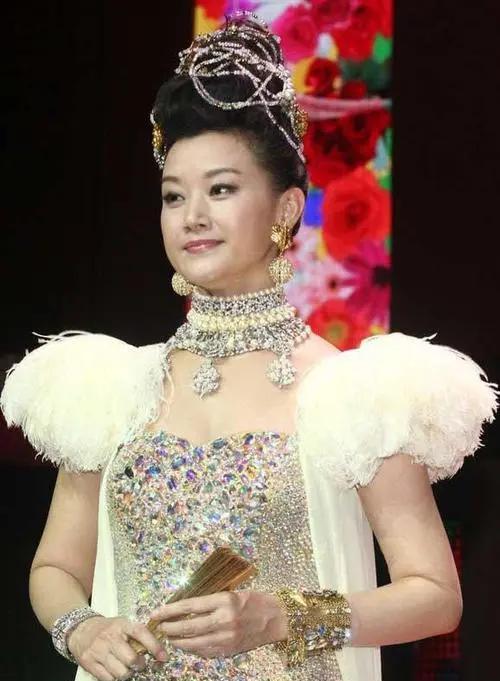 宋祖英近况罕见曝光住北京豪宅身材丰腴，年近60皮肤光滑不显老-第18张图片-九妖电影