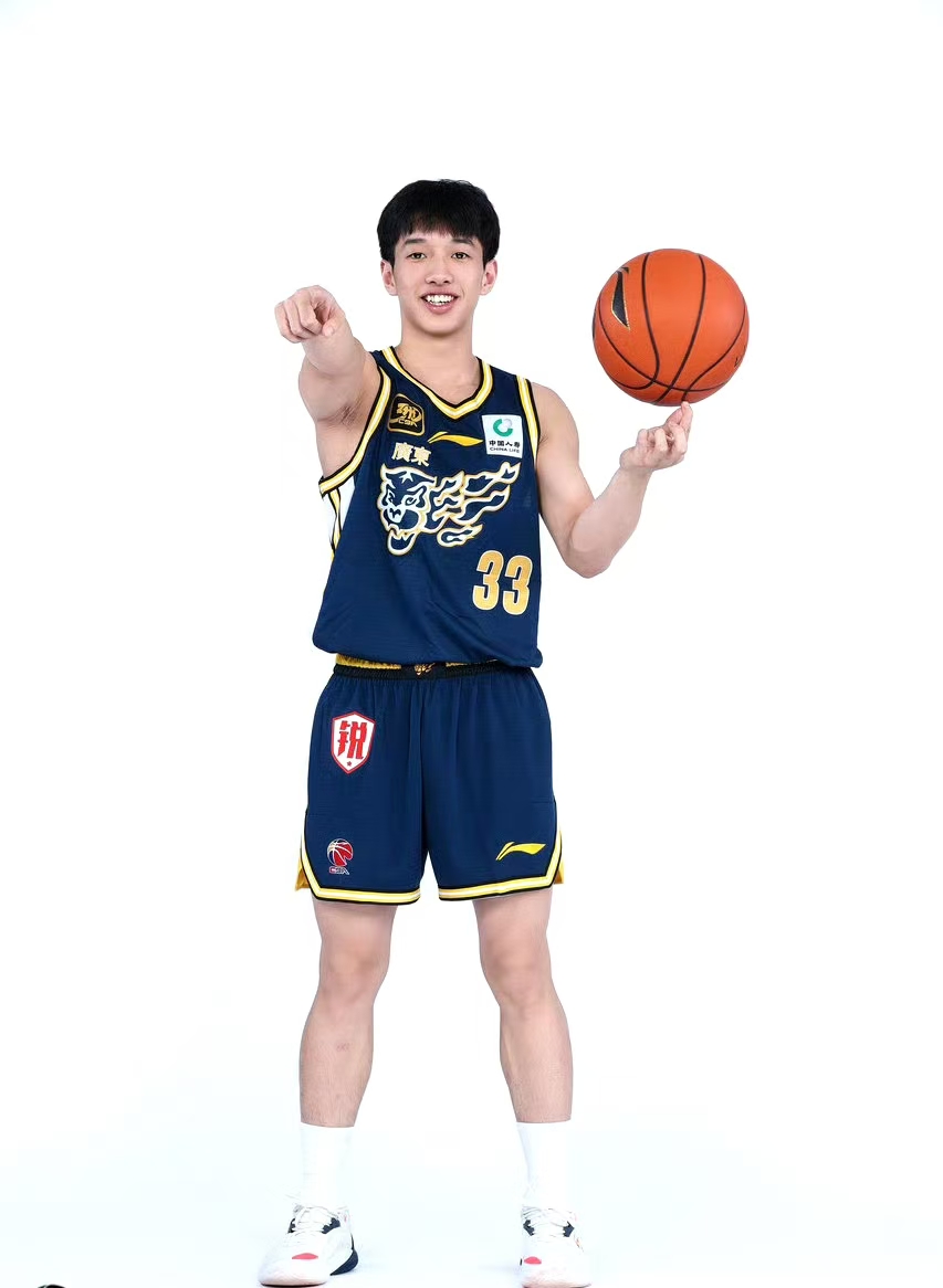 三大球杨溢评价两极分化，他依旧是广东核心