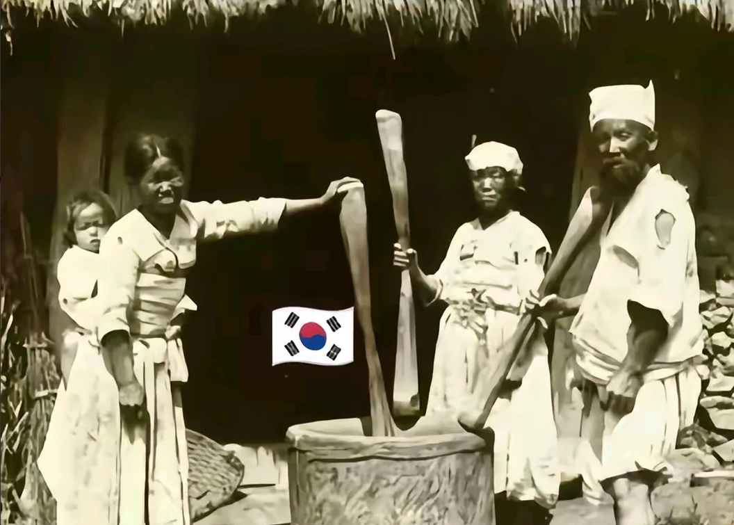 日本人问韩国人，赤古力是你们韩国的民族服饰，为什么没有看到你们韩国人穿？也不拿去