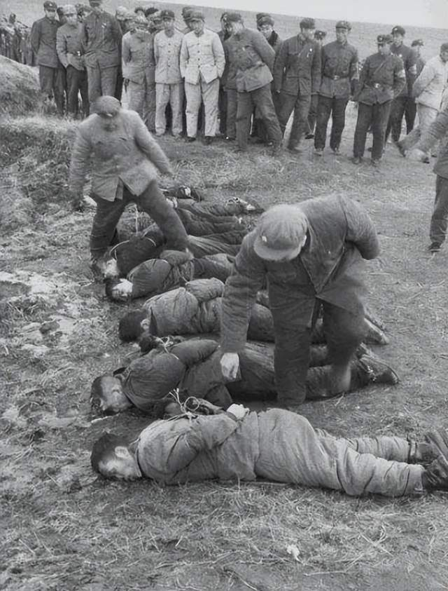 1947年，一个日军中将被执行枪决。然而，连中三枪的他竟然没死，随后，监刑官表示