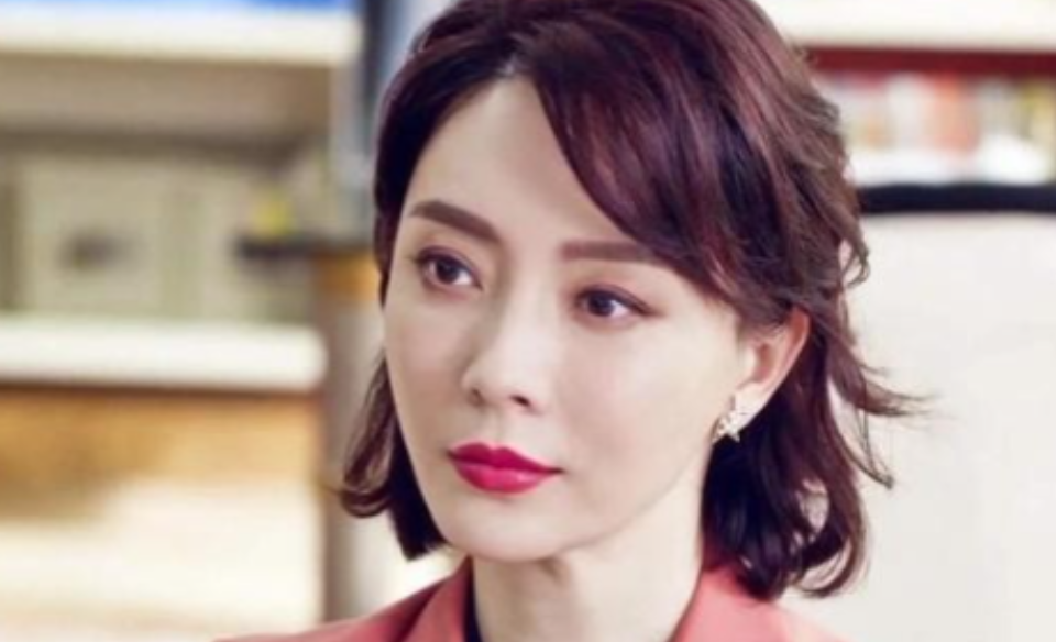 2006年，冯小刚筹集8000万拍摄《集结号》，女主角是陈数，可开拍没多久，冯小