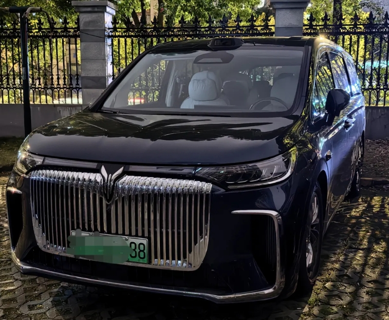 1、为什么换车
首先之前开的车是2017款凯迪拉克CT6，整整7年，小凯表现很好