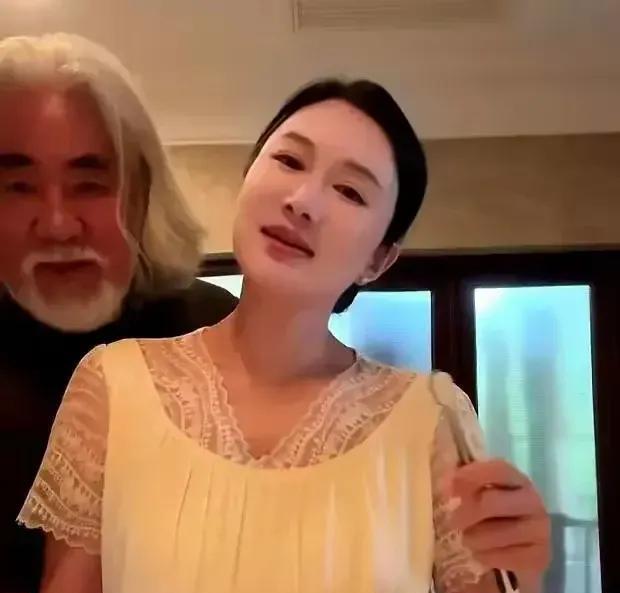 张纪中：我真的是被老婆逼走了！
我离家出走了，简单收拾了一下衣物，独自休养一阵子