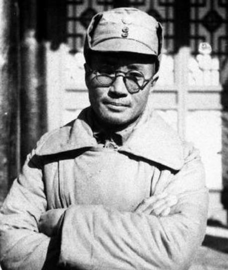 抗战中，日军投入万余兵力捕捉129师师部。刘伯承带着部队到涉县时，突然下令停止前