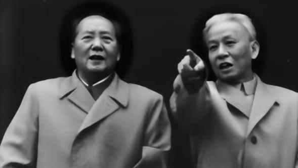新中国大授衔时，刘少奇让陈毅把元帅衔让给粟裕，陈毅说了2个字