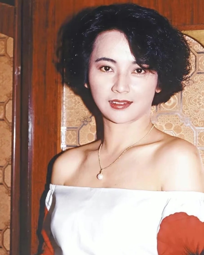 胡慧中：传奇人生，真爱永恒