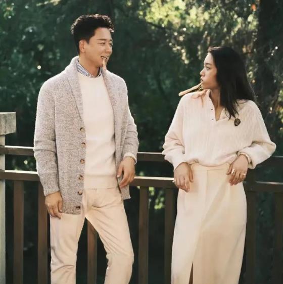刘奕君多年来凭借扎实演技塑造诸多经典角色，在演艺圈稳扎稳打。近日他罕见晒出女儿，