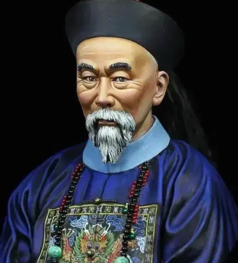 李鸿章坚持购买没有任何设计、建造装甲巡洋舰经验的德国设计出来的济远级军舰。李鸿章