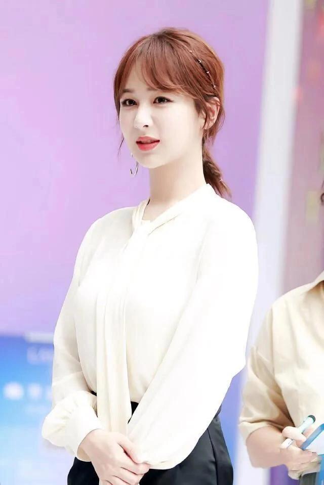 杨紫：娱乐圈璀璨之星，演技与美貌并存