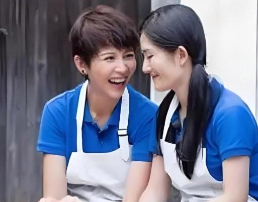 蔡少芬真实谢娜作秀 谁更招人喜欢

                      