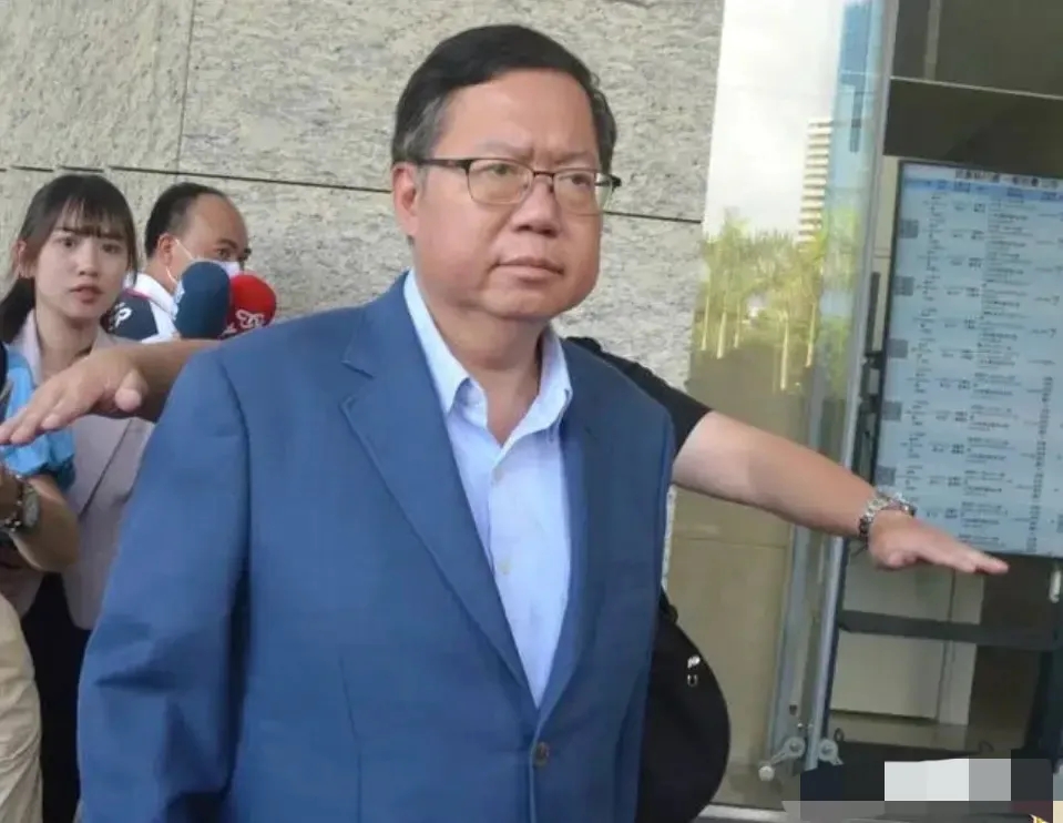 正所谓此一时彼一时此。台湾当局前海基会董事长郑文灿今天上午10点再次开羁押庭，在