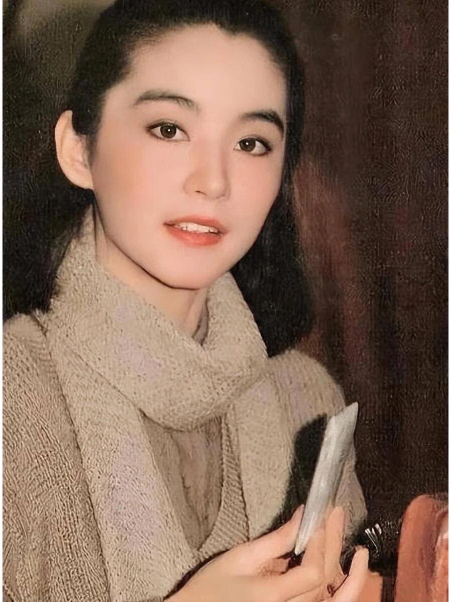 林青霞因钟情秦汉20年未果而息影嫁给富豪