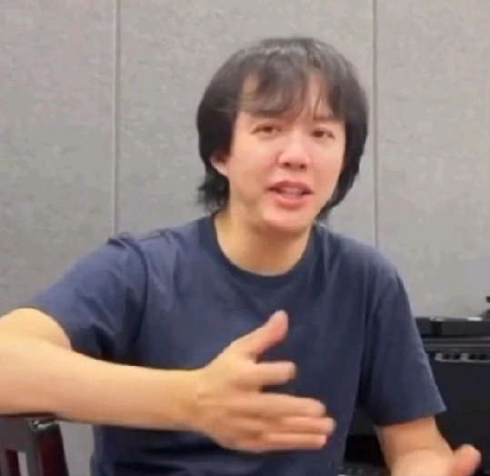李云迪冲上热搜！
4月23日，李云迪突然冲上了热搜，只因为他晒出了自己在国外演奏