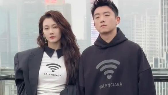 郑恺一家厦门游玩，2岁儿子拉裤子里，苗苗嫌弃称太臭让保姆照管