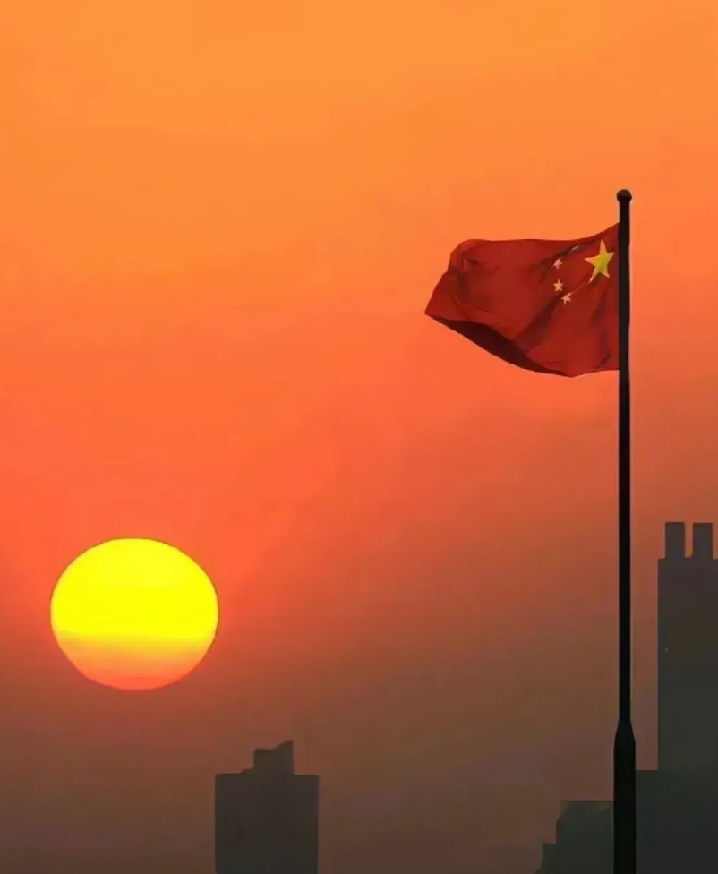 有个挺有意思的现象：学校食堂经常是外包给别人做的，但机关单位的食堂很少外包。结果