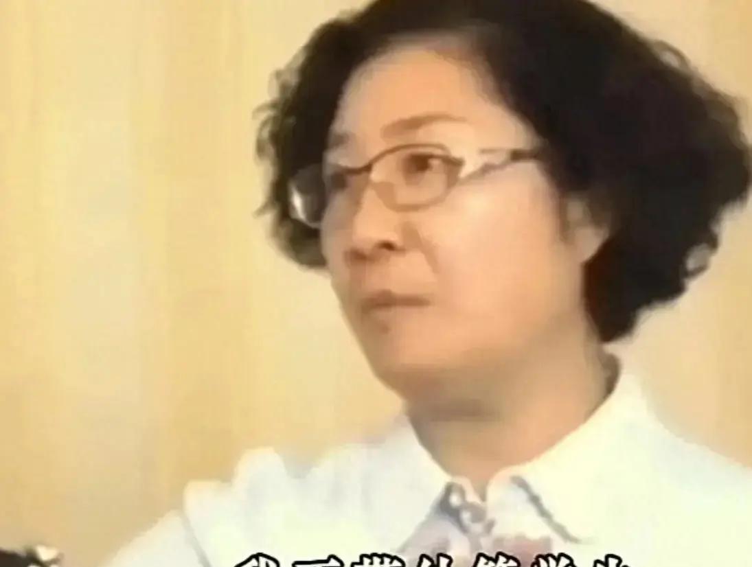 中医教授韩学杰公开说自己不带外籍学生，被指责没有气度。可她说出真相后，却让人直呼