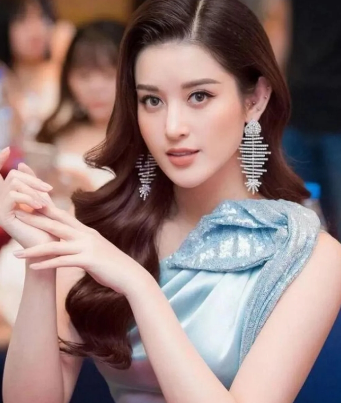 越南版李嘉欣，带娃嫁小鲜肉