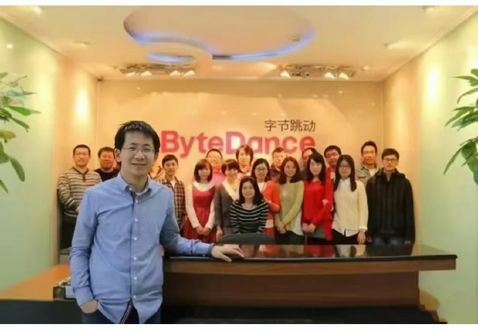 十年前他也没想到公司会那么大吧 ​！ ​​​
