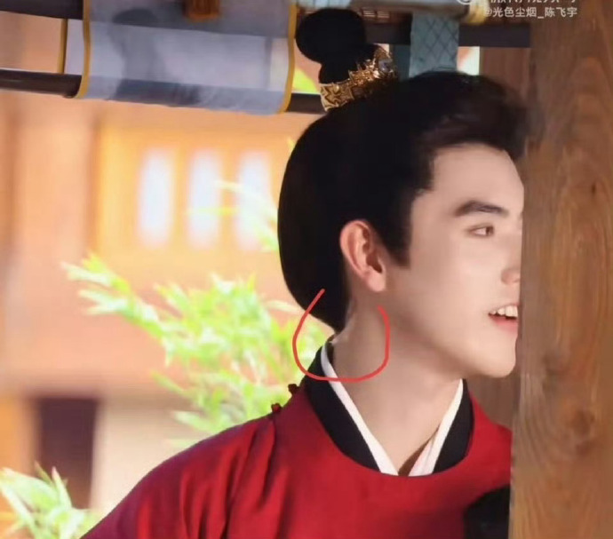 陈飞宇穿陈晓梦华录旧衣