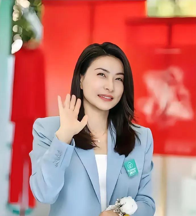怎么看出来，一个女孩命里带财！ 
一、朋友不多
二、眼神坚定
三、做事专注
四、