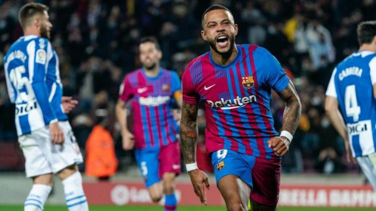 巴列卡诺与巴塞罗那之战，巴萨优势明显