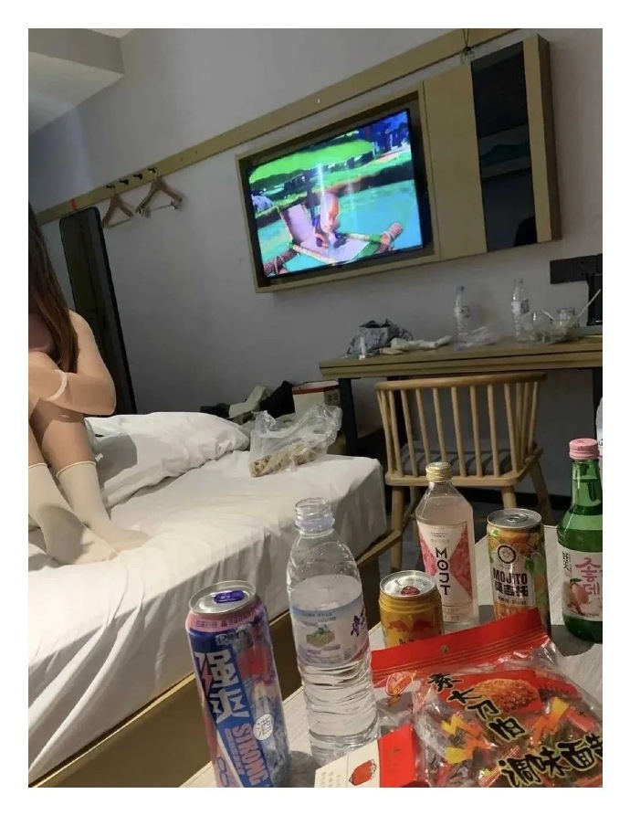 为了见网友一面，花光了我仅有的积蓄。 ​​​