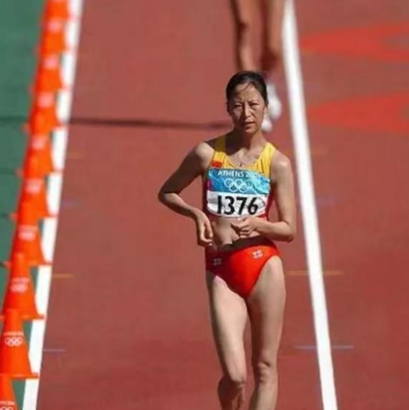 王丽萍，女，满族，1976年7月8日出生于辽宁省丹东市凤城市，中国田径运动员、世