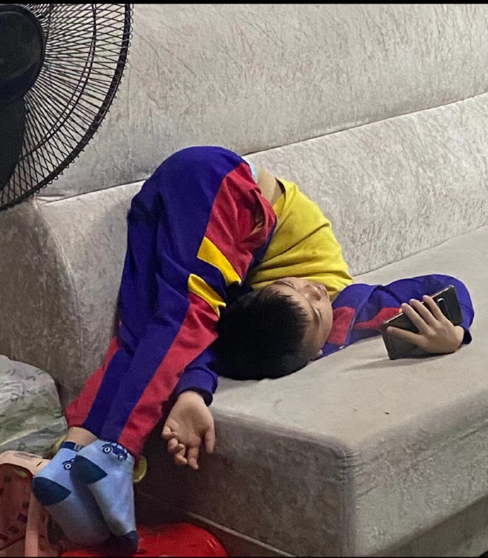 小孩子才是水做的