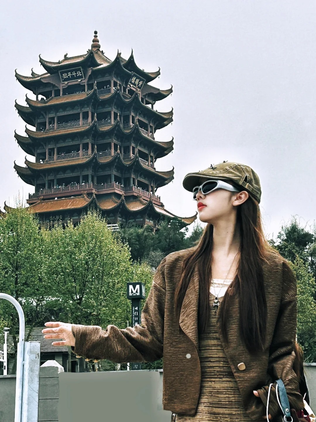 黄鹤楼绝佳机位！找到了
别都去挤红墙了，围的里三层外三层的换个地铁口可以完美避开