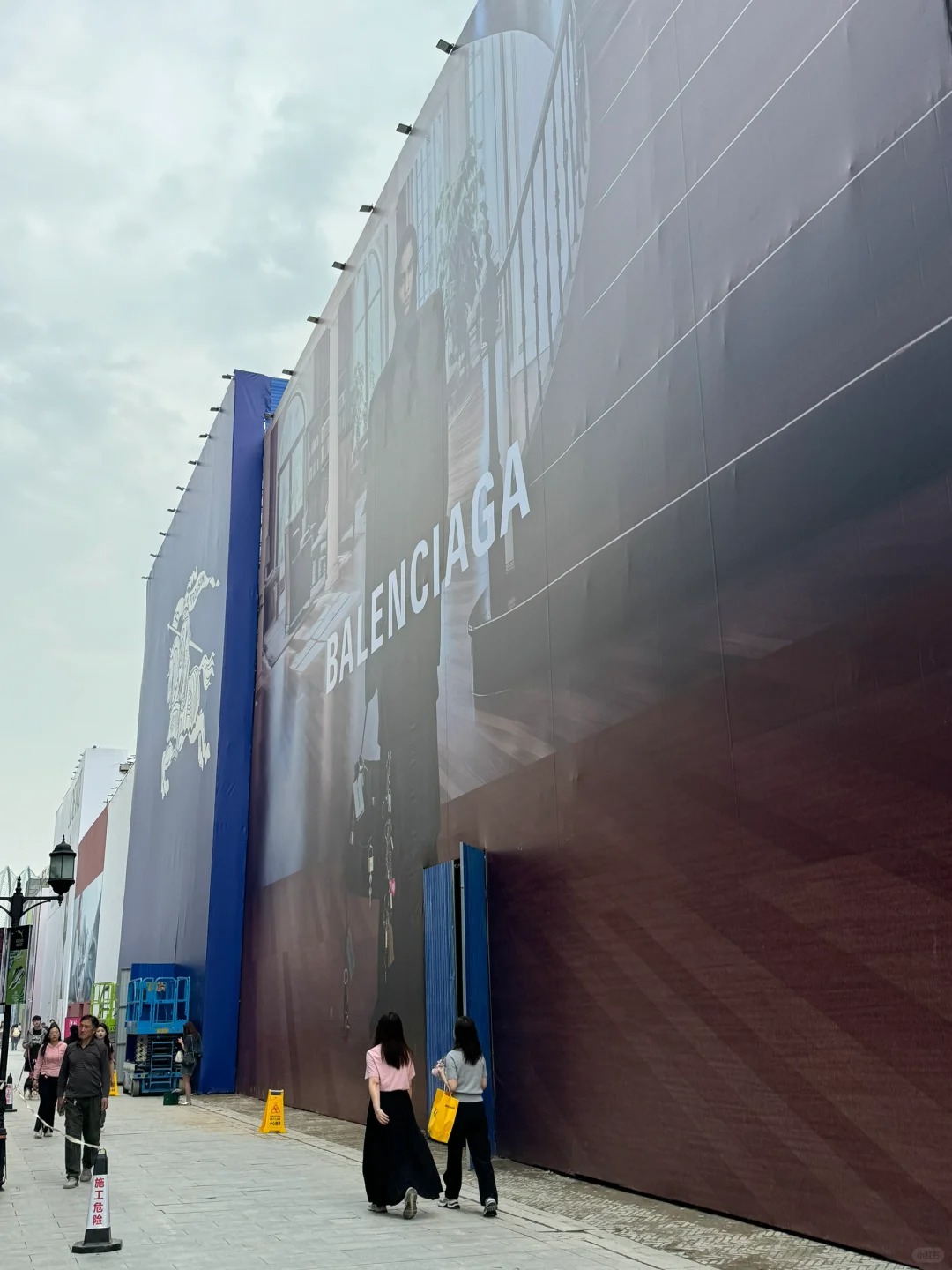 武汉“银座” ？ 全是奢牌独栋！会有Chanel么？
已经N多年没有来过楚河汉街