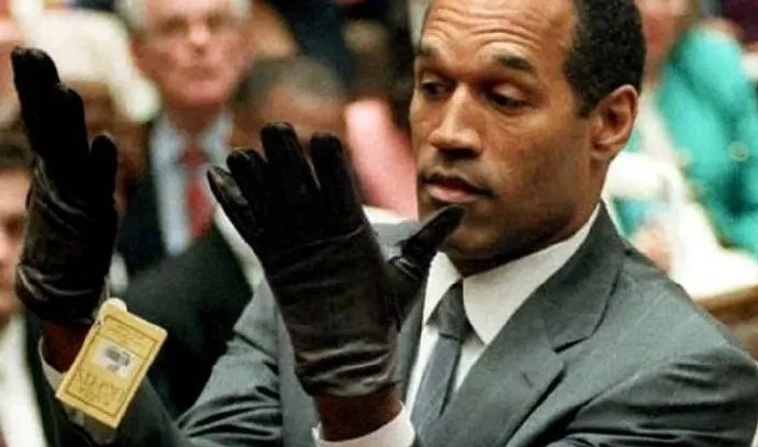 在辛普森案中读懂美国的人都明白，美国这套以“程序正义”为名义、为金钱服务的扭曲化